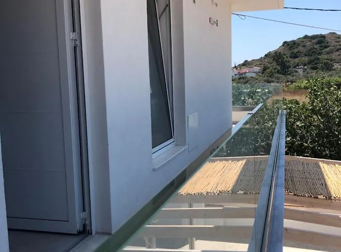 Oliva Φαληράκι